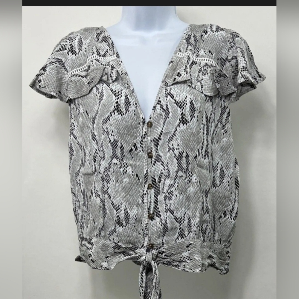 Express Womens Small Button Up, Tie Hem, Cropped Gray, Animal Print, Blouse